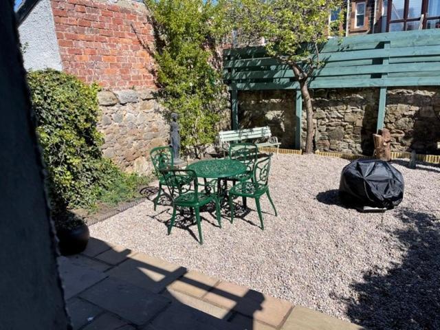 St Margaret's Cottage, Edinburg Exteriör bild